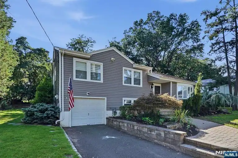 158 Morningside Road, Paramus, NJ 07652