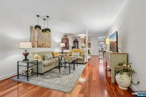 438 Santiago Court, Mahwah, NJ 07430 — photo 5