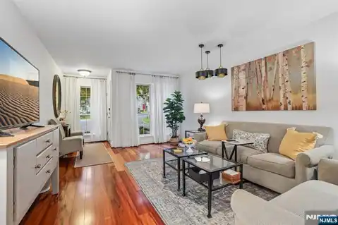 438 Santiago Court, Mahwah, NJ 07430 — photo 6