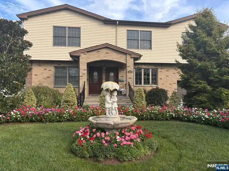 254 Phillips Avenue, South Hackensack, NJ 07606