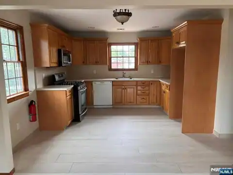 254 Phillips Avenue, South Hackensack, NJ 07606 — photo 6
