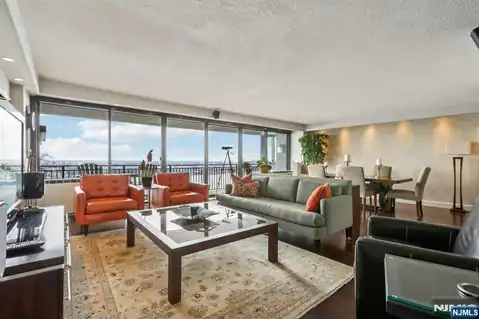 1500 Palisade Avenue 27C, Fort Lee, NJ 07024 — photo 10