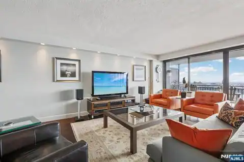 1500 Palisade Avenue 27C, Fort Lee, NJ 07024 — photo 11