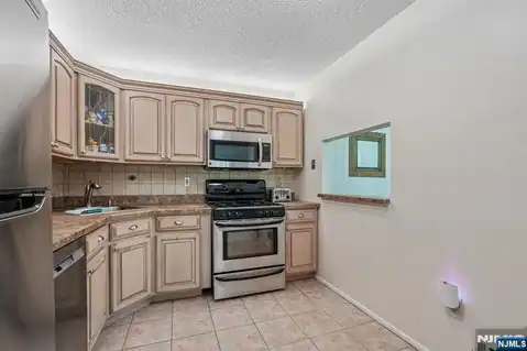 945 Juniper Way, Mahwah, NJ 07430 — photo 12
