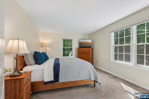 945 Juniper Way, Mahwah, NJ 07430 — photo 24