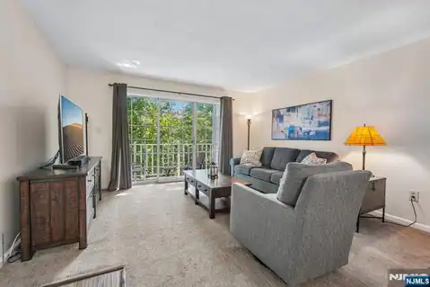 945 Juniper Way, Mahwah, NJ 07430 — photo 4