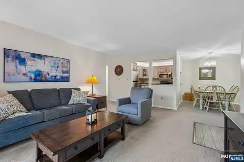 945 Juniper Way, Mahwah, NJ 07430 — photo 6