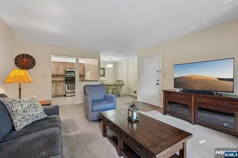 945 Juniper Way, Mahwah, NJ 07430 — photo 7