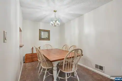 945 Juniper Way, Mahwah, NJ 07430 — photo 9