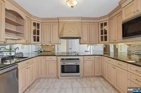 1500 Palisade Avenue 18C, Fort Lee, NJ 07024 — photo 15