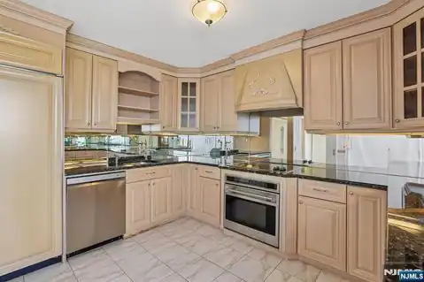 1500 Palisade Avenue 18C, Fort Lee, NJ 07024 — photo 16
