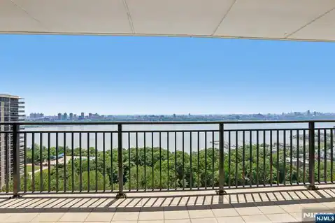 1500 Palisade Avenue 18C, Fort Lee, NJ 07024 — photo 30
