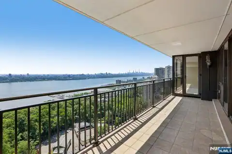 1500 Palisade Avenue 18C, Fort Lee, NJ 07024 — photo 31