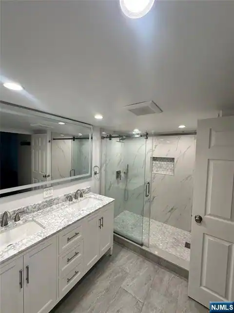 200 Grand Cove Way 3H, Edgewater, NJ 07020 — photo 14
