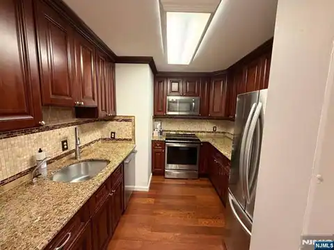 200 Grand Cove Way 3H, Edgewater, NJ 07020 — photo 5