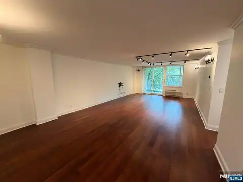 200 Grand Cove Way 3H, Edgewater, NJ 07020 — photo 8