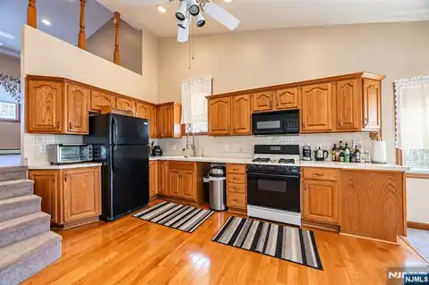 214 Newark Avenue, Lyndhurst, NJ 07071 — photo 3