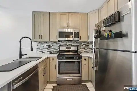 105 W Ridge Mews 1E, Wood Ridge, NJ 07075 — photo 4