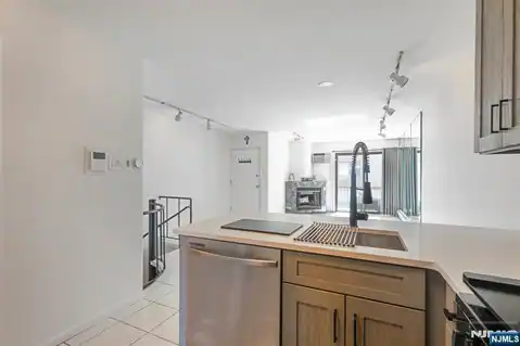 105 W Ridge Mews 1E, Wood Ridge, NJ 07075 — photo 6
