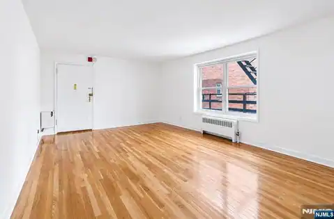 2320 Linwood Avenue 3F, Fort Lee, NJ 07024 — photo 4