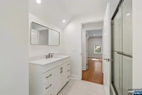 172 Boiling Springs Avenue, East Rutherford, NJ 07073 — photo 33
