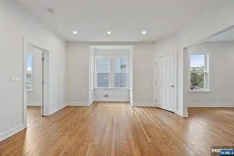 172 Boiling Springs Avenue, East Rutherford, NJ 07073 — photo 8