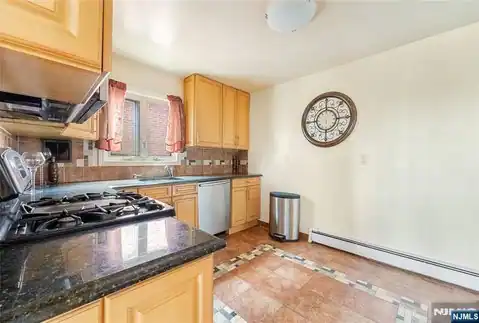 261 10th Street, Palisades Park, NJ 07650 — photo 13