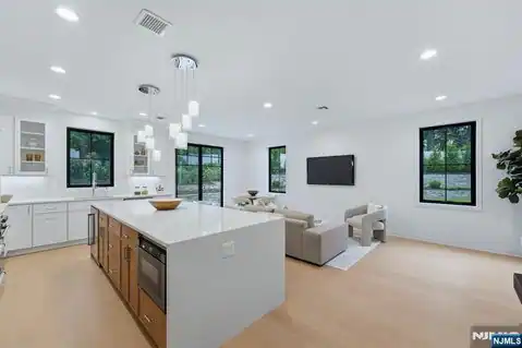 11 Fey Place, Oradell, NJ 07649 — photo 10