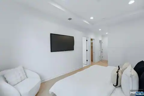 11 Fey Place, Oradell, NJ 07649 — photo 17