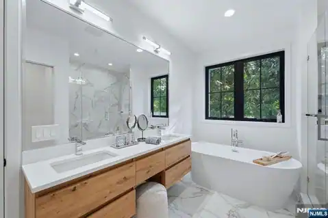 11 Fey Place, Oradell, NJ 07649 — photo 20