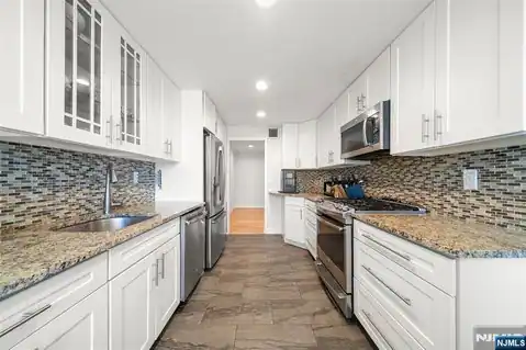 2200 N Central Road 11E, Fort Lee, NJ 07024 — photo 12