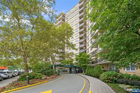 2200 N Central Road 11E, Fort Lee, NJ 07024 — photo 2