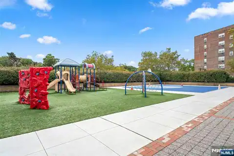 2200 N Central Road 11E, Fort Lee, NJ 07024 — photo 28
