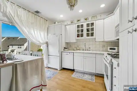 136 Cambridge Drive 1102, Nutley, NJ 07110 — photo 10