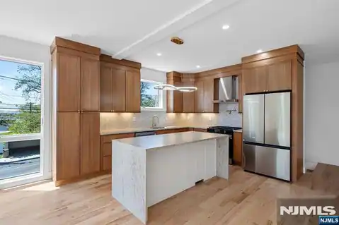 849 Pleasantview 1st Fl., Ridgefield, NJ 07657 — photo 10