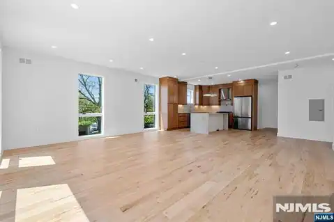 849 Pleasantview 1st Fl., Ridgefield, NJ 07657 — photo 11