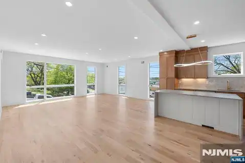 849 Pleasantview 1st Fl., Ridgefield, NJ 07657 — photo 13