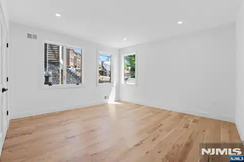 849 Pleasantview 1st Fl., Ridgefield, NJ 07657 — photo 15