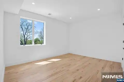 849 Pleasantview 1st Fl., Ridgefield, NJ 07657 — photo 23