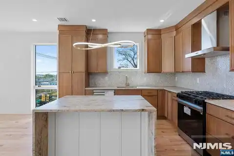 849 Pleasantview 1st Fl., Ridgefield, NJ 07657 — photo 5