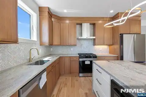 849 Pleasantview 1st Fl., Ridgefield, NJ 07657 — photo 7