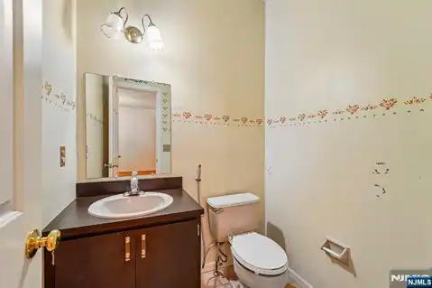 11 Allison Court, Allendale, NJ 07401 — photo 16