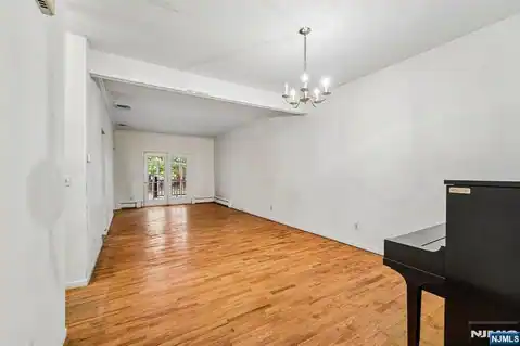 11 Allison Court, Allendale, NJ 07401 — photo 4