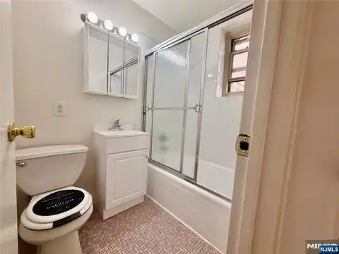 88 Clinton Place A10, Hackensack, NJ 07601 — photo 10