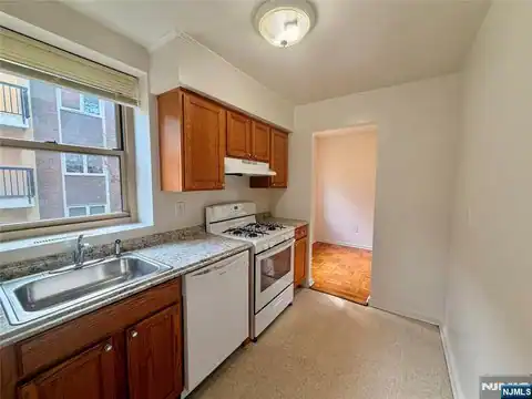 88 Clinton Place A10, Hackensack, NJ 07601 — photo 6