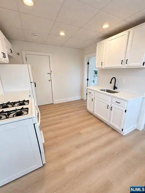 536 Lake Avenue, Lyndhurst, NJ 07071 — photo 7