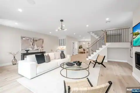 188 Broadway 4, Woodcliff Lake, NJ 07677 — photo 2
