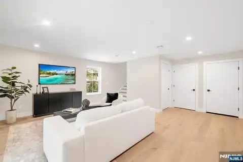 188 Broadway 4, Woodcliff Lake, NJ 07677 — photo 31