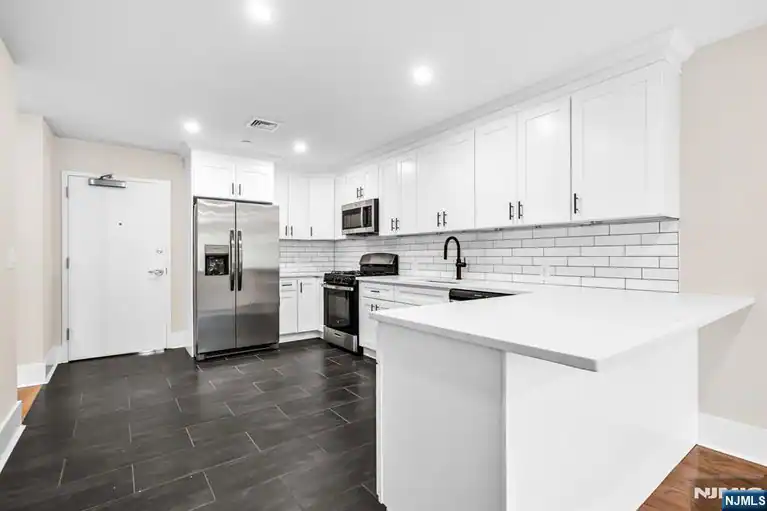 162 Closter Dock Road A, Closter, NJ 07624