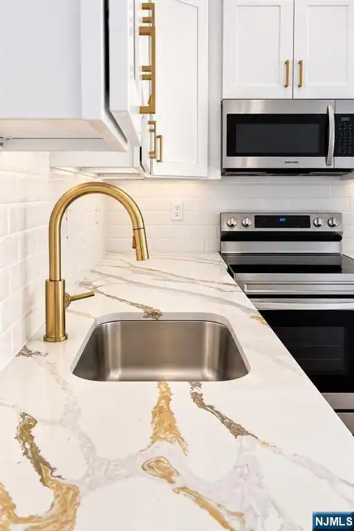 Anderson Anderson 3, Cliffside Park, NJ 07010
